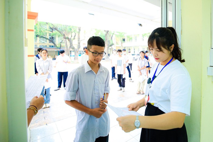 DỪNG TUYỂN SINH LỚP 10 BẰNG CHỨNG CHỈ IELTS: DỪNG TUYỂN SINH LỚP 10 BẰNG CHỨNG CHỈ IELTS: