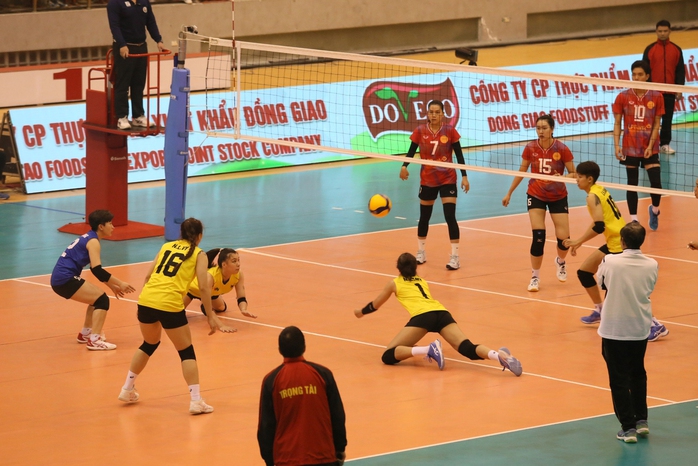 Chủ nhà Ninh Bình vô địch Cúp Bóng chuyền Hoa Lư- Ảnh 1.