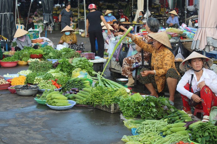 TẠP BÚT: Ký ức chợ quê- Ảnh 1. TẠP BÚT: Ký ức chợ quê- Ảnh 1.