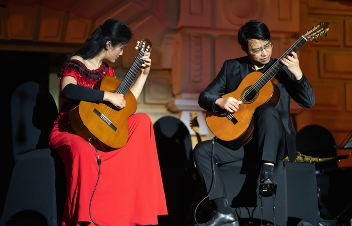 Thưởng thức âm nhạc ngoài trời tại Nhà hát Lớn Hà Nội- Ảnh 4. Thưởng thức âm nhạc ngoài trời tại Nhà hát Lớn Hà Nội- Ảnh 4.