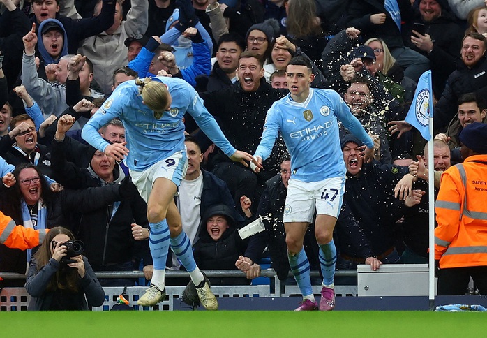Pep Guardiola ca ngợi Foden sau khi Man City ngược dòng hạ Man United- Ảnh 9. Pep Guardiola ca ngợi Foden sau khi Man City ngược dòng hạ Man United- Ảnh 9.