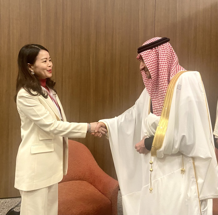 Thứ trưởng Ngoại giao Ả rập Xê út Waleed Al Khuraiji Thứ trưởng Ngoại giao Ả rập Xê út Waleed Al Khuraiji