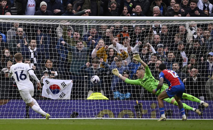 13 phút bùng nổ, Tottenham thắng ngược dòng trên sân nhà- Ảnh 4. 13 phút bùng nổ, Tottenham thắng ngược dòng trên sân nhà- Ảnh 4.