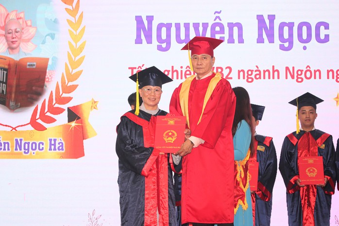 Trường ĐH Cửu Long đã cấp bằng cho gần 30.000 cử nhân- Ảnh 4. Trường ĐH Cửu Long đã cấp bằng cho gần 30.000 cử nhân- Ảnh 4.