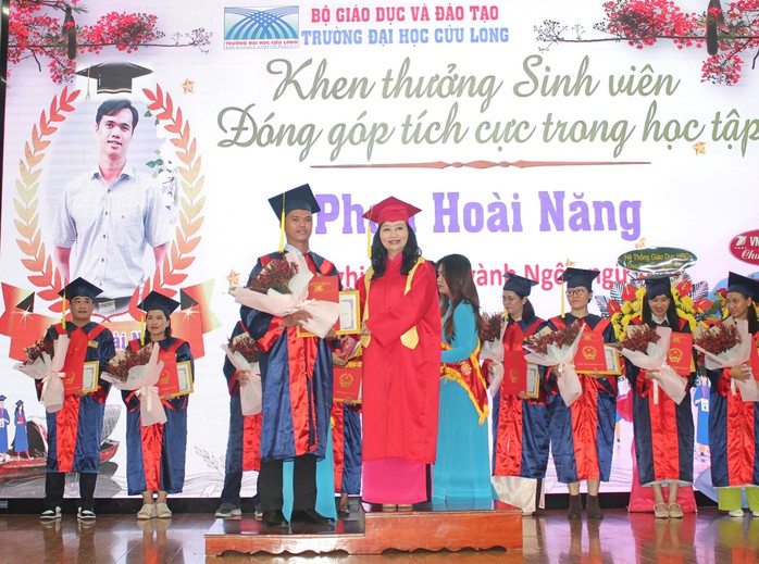 Trường ĐH Cửu Long đã cấp bằng cho gần 30.000 cử nhân- Ảnh 5. Trường ĐH Cửu Long đã cấp bằng cho gần 30.000 cử nhân- Ảnh 5.