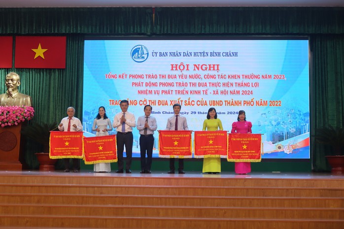 Huyện Bình Chánh phát động phong trào thi đua yêu nước- Ảnh 2. Huyện Bình Chánh phát động phong trào thi đua yêu nước- Ảnh 2.