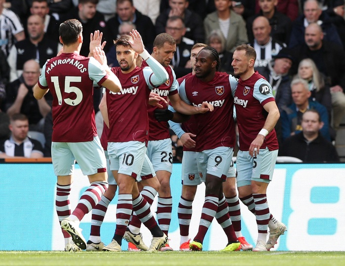 Michail Antonio (9) Michail Antonio (9)