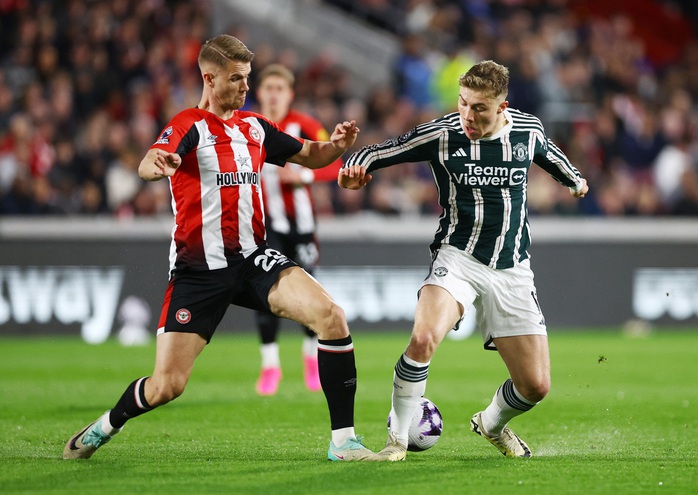 Nghiệt ngã phút bù giờ, Man United tiếc nuối chia điểm Brentford- Ảnh 3. Nghiệt ngã phút bù giờ, Man United tiếc nuối chia điểm Brentford- Ảnh 3.