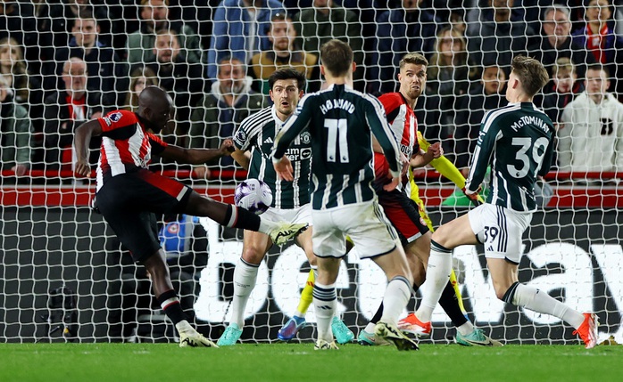 Yoane Wissa bỏ lỡ nhiều tình huống ghi bàn cho Brentford Yoane Wissa bỏ lỡ nhiều tình huống ghi bàn cho Brentford