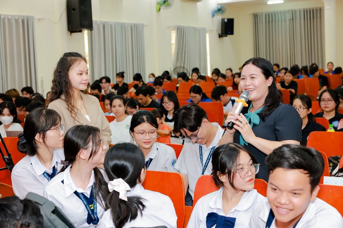 Bỏ phụ cấp thâm niên, lương giáo viên lâu năm có giảm?- Ảnh 1. Bỏ phụ cấp thâm niên, lương giáo viên lâu năm có giảm?- Ảnh 1.