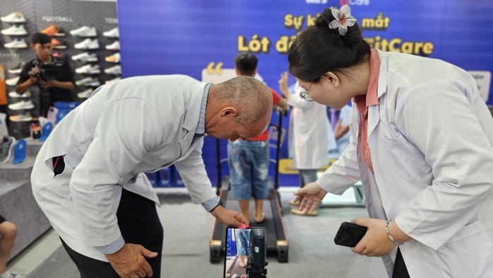 Lót đế chỉnh hình bàn chân bẹt giá Lót đế chỉnh hình bàn chân bẹt giá
