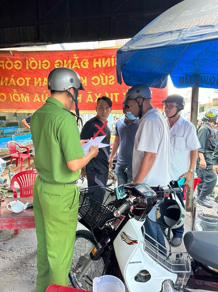 Công an TP Sóc Trăng tìm nạn nhân của “Hiếu Gà”- Ảnh 1. Công an TP Sóc Trăng tìm nạn nhân của “Hiếu Gà”- Ảnh 1.