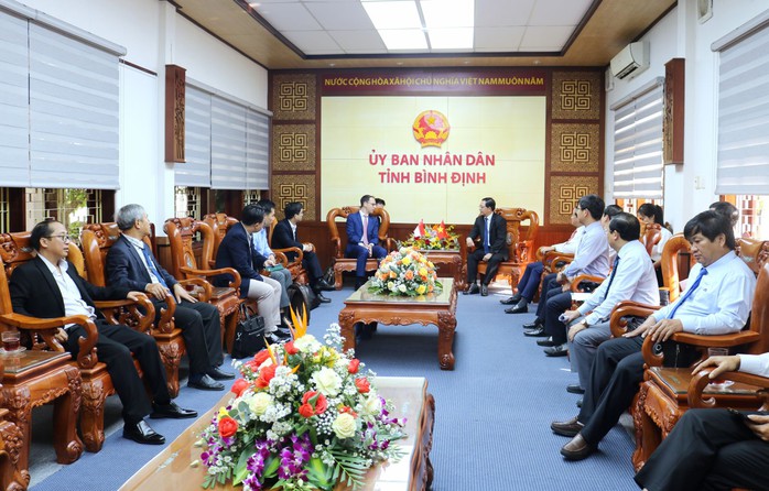 Nhiều tỉ phú thế giới mong muốn được đầu tư tại Bình Định- Ảnh 3. Nhiều tỉ phú thế giới mong muốn được đầu tư tại Bình Định- Ảnh 3.