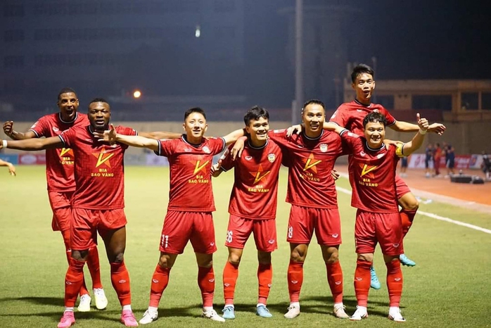 HLV Nguyễn Thành Công hướng mục tiêu giúp Hồng Lĩnh Hà Tĩnh trụ hạng thành công ở V-League mùa nàyẢnh: VFF HLV Nguyễn Thành Công hướng mục tiêu giúp Hồng Lĩnh Hà Tĩnh trụ hạng thành công ở V-League mùa nàyẢnh: VFF