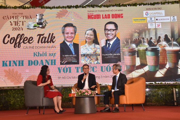 Khách mời cung cấp nhiều thông tin hữu ích, truyền cảm hứng khởi nghiệp, chia sẻ kinh nghiệm... cho các bạn trẻ Ảnh: TẤN THẠNH Khách mời cung cấp nhiều thông tin hữu ích, truyền cảm hứng khởi nghiệp, chia sẻ kinh nghiệm... cho các bạn trẻ Ảnh: TẤN THẠNH