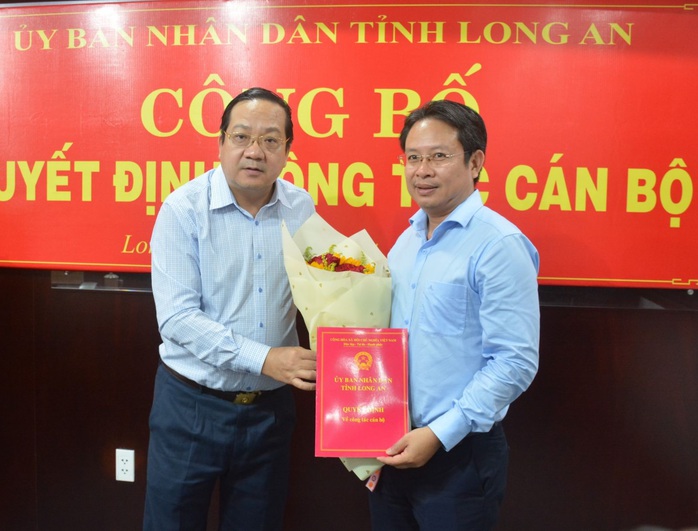 Hai tân chủ tịch huyện ở Long An được bầu với số phiếu đạt 100%- Ảnh 3. Hai tân chủ tịch huyện ở Long An được bầu với số phiếu đạt 100%- Ảnh 3.