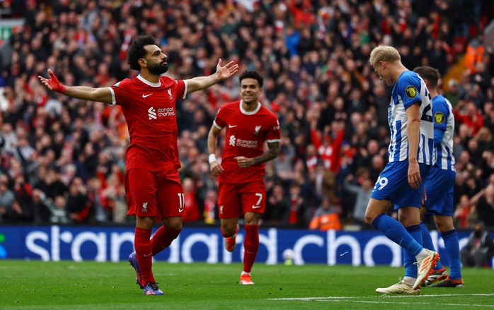 Liverpool ngược dòng hạ Brighton, trở lại ngôi đầu Giải Ngoại hạng Anh- Ảnh 4. Liverpool ngược dòng hạ Brighton, trở lại ngôi đầu Giải Ngoại hạng Anh- Ảnh 4.
