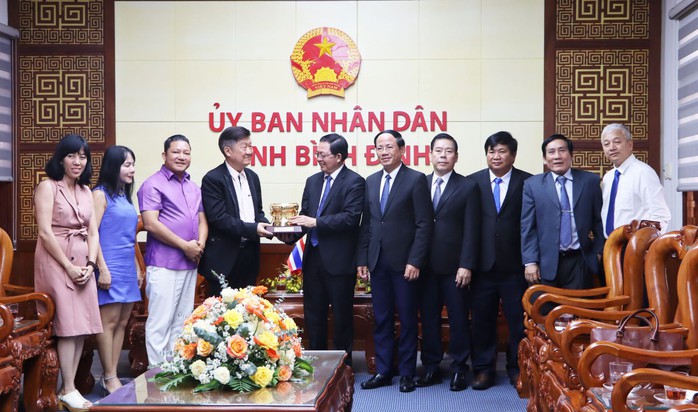 Nhiều tỉ phú thế giới mong muốn được đầu tư tại Bình Định- Ảnh 2. Nhiều tỉ phú thế giới mong muốn được đầu tư tại Bình Định- Ảnh 2.