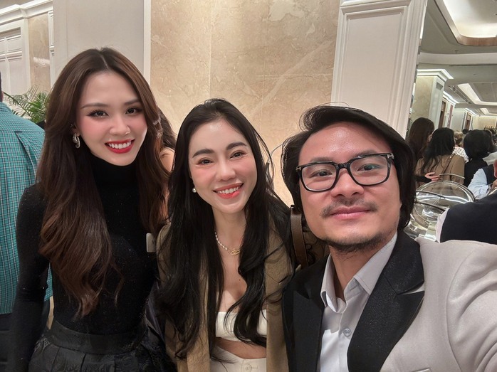 Chia sẻ nóng của Mai Phương từ Ấn Độ
- Ảnh 2. Chia sẻ nóng của Mai Phương từ Ấn Độ
- Ảnh 2.