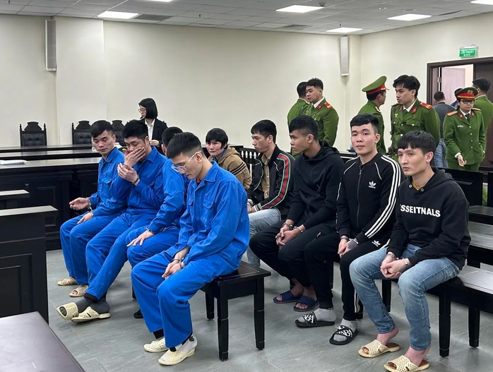 2 cựu cán bộ công an rủ nhau đến khách sạn để 2 cựu cán bộ công an rủ nhau đến khách sạn để