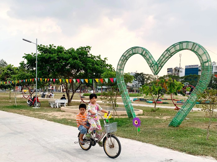Quận 12 muốn thu hồi nhiều khu đất dùng không đúng mục đích- Ảnh 1. Quận 12 muốn thu hồi nhiều khu đất dùng không đúng mục đích- Ảnh 1.