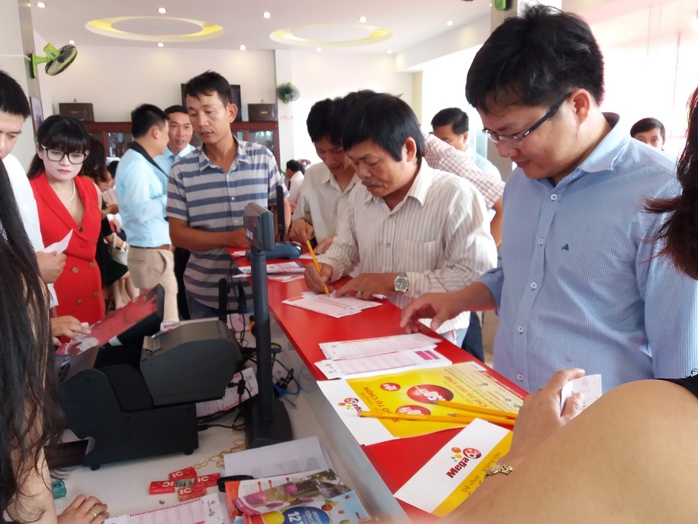 Đổ xô mua vé số Vietlott khi giải Jackpot 1 lên gần 170 tỉ đồng vẫn chưa ai trúng- Ảnh 1. Đổ xô mua vé số Vietlott khi giải Jackpot 1 lên gần 170 tỉ đồng vẫn chưa ai trúng- Ảnh 1.