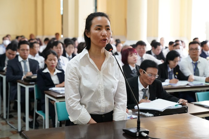 Hình ảnh bà Trương Mỹ Lan và đồng phạm trong ngày đầu xét xử- Ảnh 10. Hình ảnh bà Trương Mỹ Lan và đồng phạm trong ngày đầu xét xử- Ảnh 10.