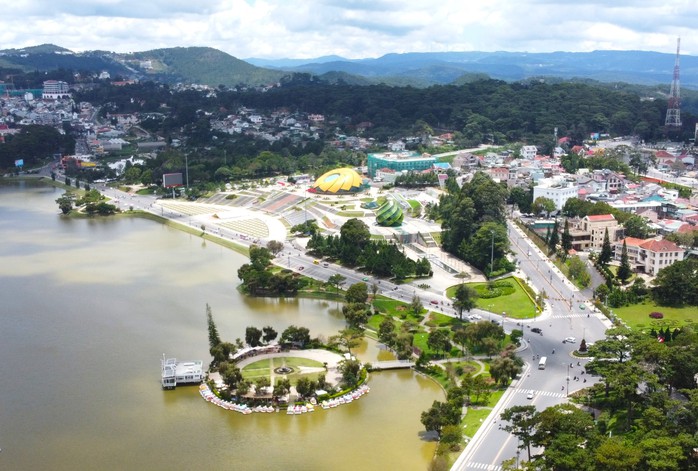 Lâm Đồng gặp nhiều khó khăn khi thiếu 2 vị trí Bí thư và Chủ tịch tỉnh- Ảnh 1. Lâm Đồng gặp nhiều khó khăn khi thiếu 2 vị trí Bí thư và Chủ tịch tỉnh- Ảnh 1.