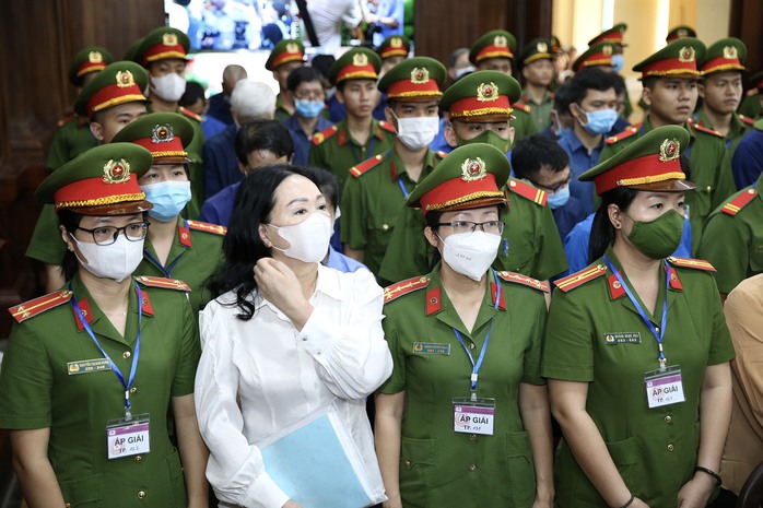 Hình ảnh bà Trương Mỹ Lan và đồng phạm trong ngày đầu xét xử- Ảnh 2. Hình ảnh bà Trương Mỹ Lan và đồng phạm trong ngày đầu xét xử- Ảnh 2.