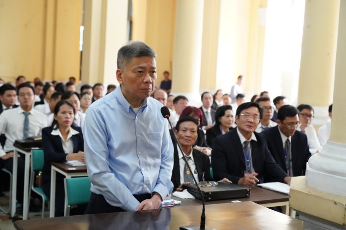 Hình ảnh bà Trương Mỹ Lan và đồng phạm trong ngày đầu xét xử- Ảnh 4. Hình ảnh bà Trương Mỹ Lan và đồng phạm trong ngày đầu xét xử- Ảnh 4.