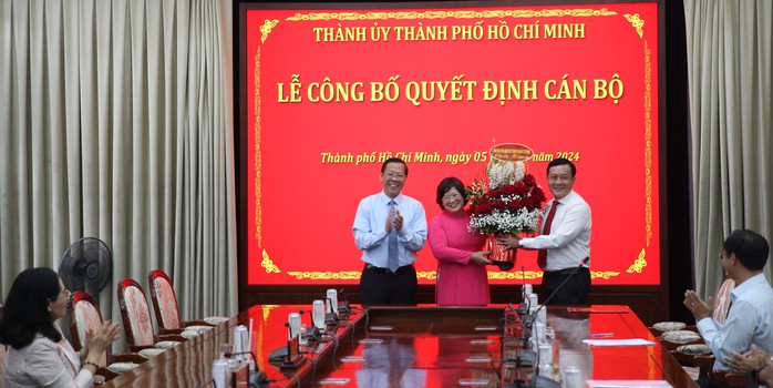 Bà Văn Thị Bạch Tuyết giữ chức Trưởng Ban Tổ chức Thành ủy TP HCM- Ảnh 2. Bà Văn Thị Bạch Tuyết giữ chức Trưởng Ban Tổ chức Thành ủy TP HCM- Ảnh 2.