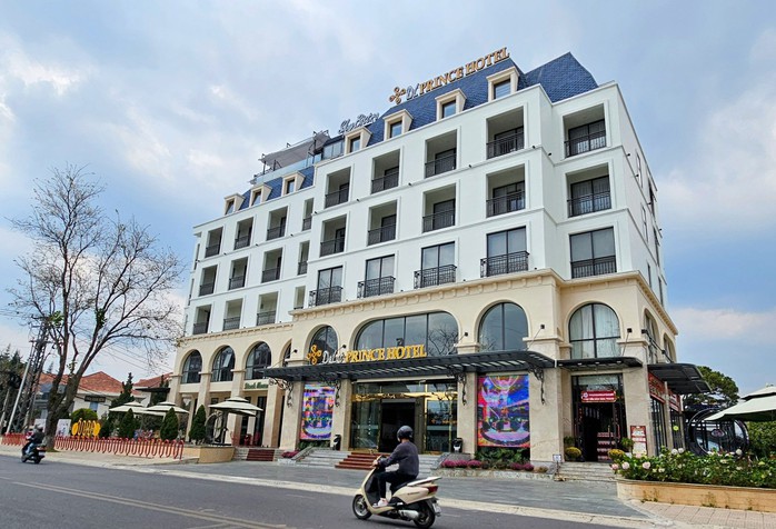 Khách sạn Dalat Prince hiện nay đang hoạt động lưu trú trên dự án Khu vui chơi giải trí chất lượng cao Đà Lạt