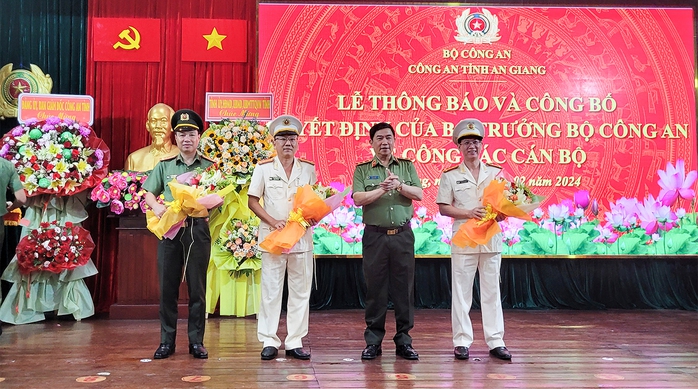 Bổ nhiệm và điều động nhân sự lãnh đạo công an 2 tỉnh Long An, An Giang- Ảnh 3.