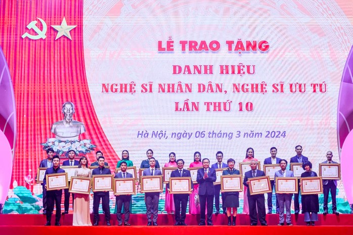 Chủ tịch nước đề nghị có chính sách để các nghệ sĩ có thể sống được bằng nghề- Ảnh 4.