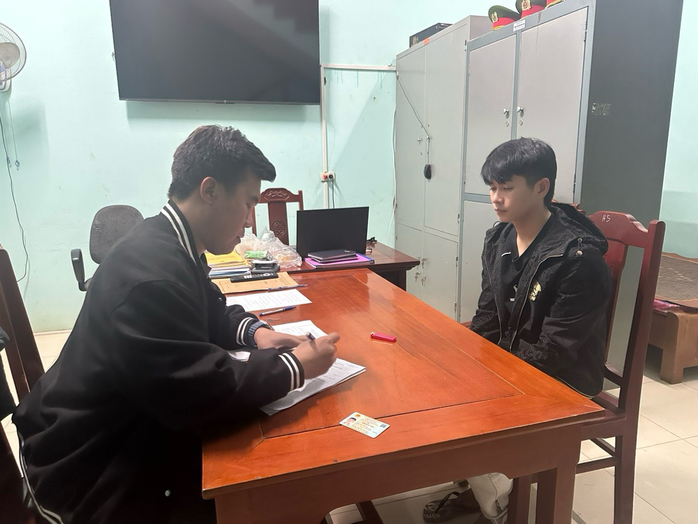 Thanh niên đánh nam tài xế taxi tử vong khai gì về nguyên nhân?- Ảnh 1. Thanh niên đánh nam tài xế taxi tử vong khai gì về nguyên nhân?- Ảnh 1.