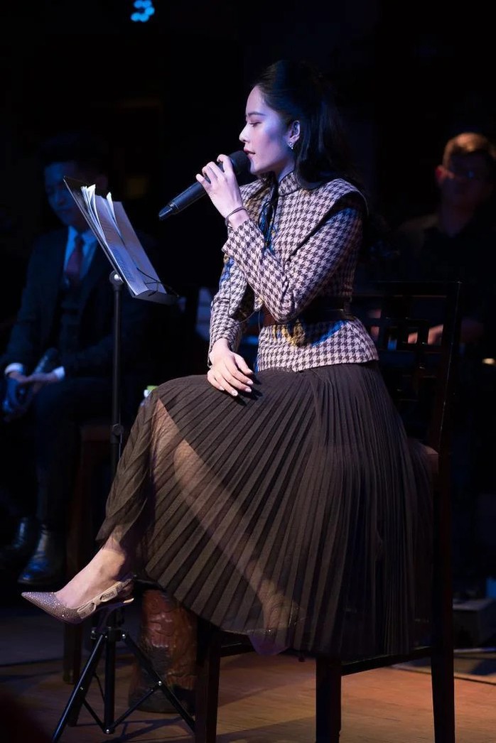 Bài toán rời showbiz của Nam Em- Ảnh 2. Bài toán rời showbiz của Nam Em- Ảnh 2.
