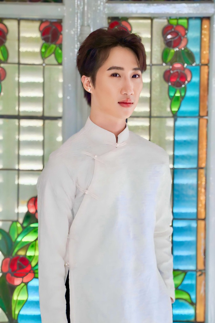 Diễn viên Lâm Nguyễn được NSND Bạch Tuyết khen ngợi tại Diễn viên Lâm Nguyễn được NSND Bạch Tuyết khen ngợi tại