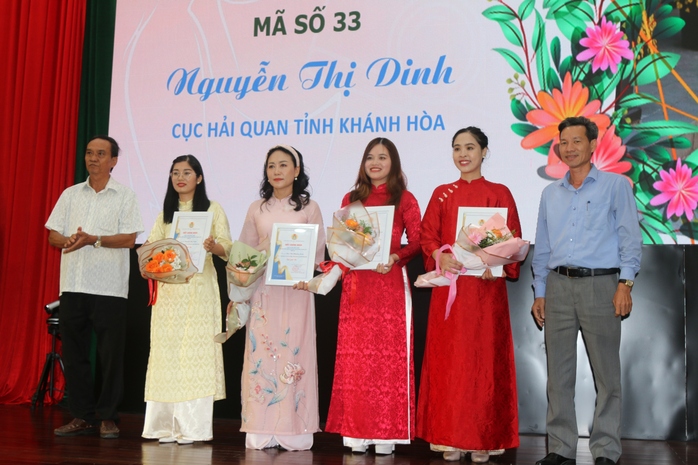 Trao giải cuộc thi nữ đoàn viên, người lao động duyên dáng, thanh lịch- Ảnh 5. Trao giải cuộc thi nữ đoàn viên, người lao động duyên dáng, thanh lịch- Ảnh 5.
