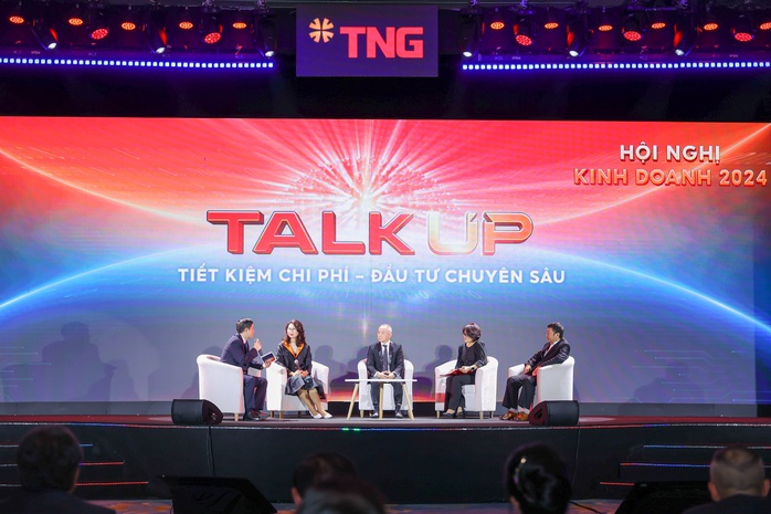ROX Group đầu tư chuyên sâu vào nền tảng con người và công nghệ- Ảnh 1. ROX Group đầu tư chuyên sâu vào nền tảng con người và công nghệ- Ảnh 1.