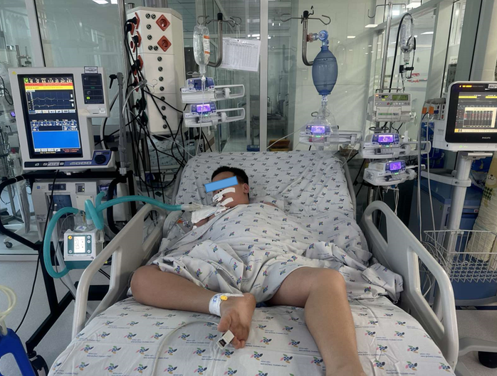 Cứu bé gái 23 tháng tuổi bị bỏng nặng và bé trai sốc sốt xuất huyết - Ảnh 3. Cứu bé gái 23 tháng tuổi bị bỏng nặng và bé trai sốc sốt xuất huyết - Ảnh 3.