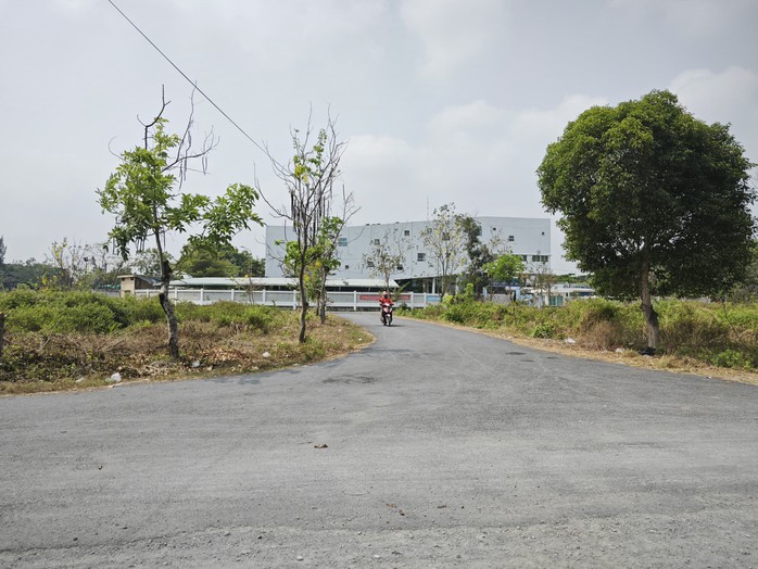 Một tài xế xe công nghệ bị dẫn dụ vào bãi đất trống lúc rạng sáng- Ảnh 2. Một tài xế xe công nghệ bị dẫn dụ vào bãi đất trống lúc rạng sáng- Ảnh 2.