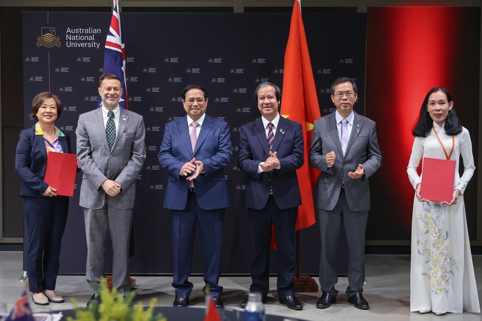 Thủ tướng Phạm Minh Chính chứng kiến các cơ sở giáo dục đại học hai nước ký kết các văn bản thỏa thuận hợp tácẢnh: VGP Thủ tướng Phạm Minh Chính chứng kiến các cơ sở giáo dục đại học hai nước ký kết các văn bản thỏa thuận hợp tácẢnh: VGP