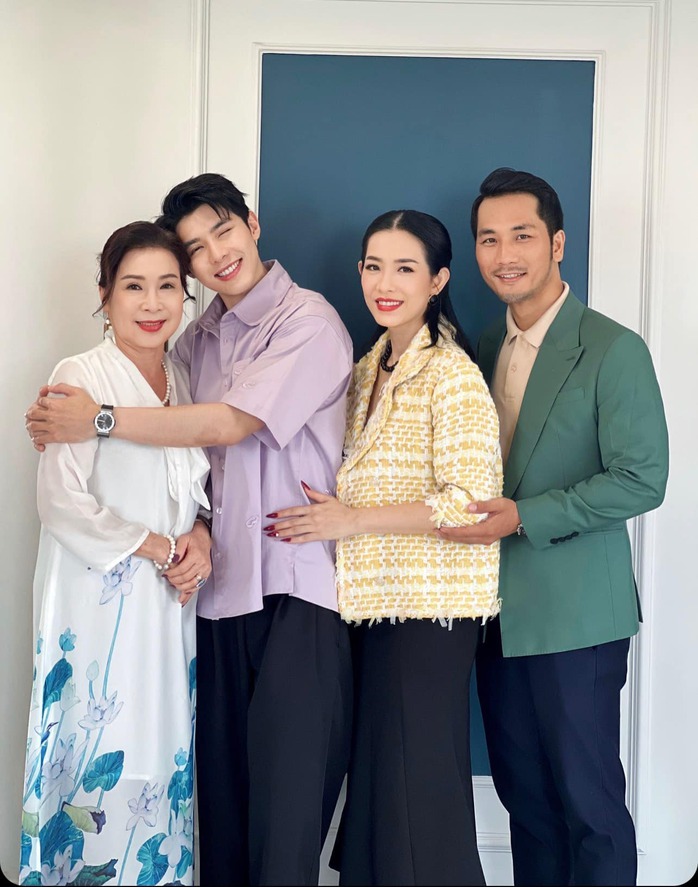 NSND Kim Xuân sang trọng tái xuất màn ảnh nhỏ- Ảnh 6. NSND Kim Xuân sang trọng tái xuất màn ảnh nhỏ- Ảnh 6.