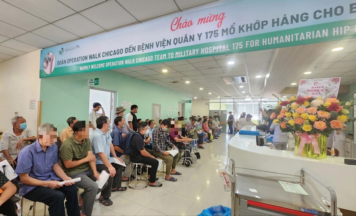Bệnh viện Quân y 175 phẫu thuật thay khớp háng miễn phí- Ảnh 1. Bệnh viện Quân y 175 phẫu thuật thay khớp háng miễn phí- Ảnh 1.