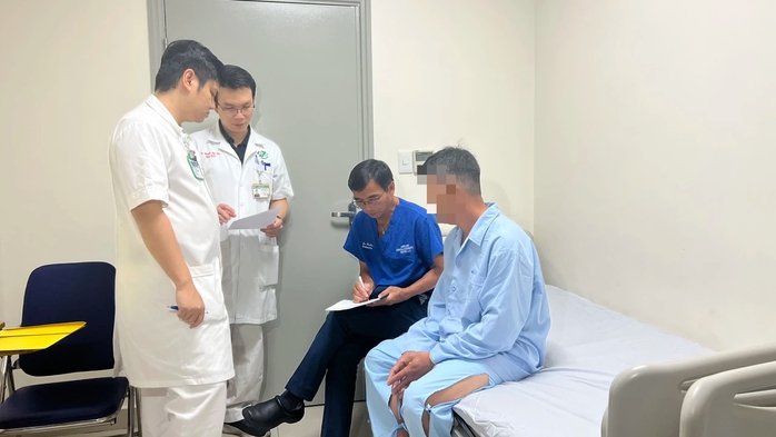 Bệnh viện Quân y 175 phẫu thuật thay khớp háng miễn phí- Ảnh 4. Bệnh viện Quân y 175 phẫu thuật thay khớp háng miễn phí- Ảnh 4.