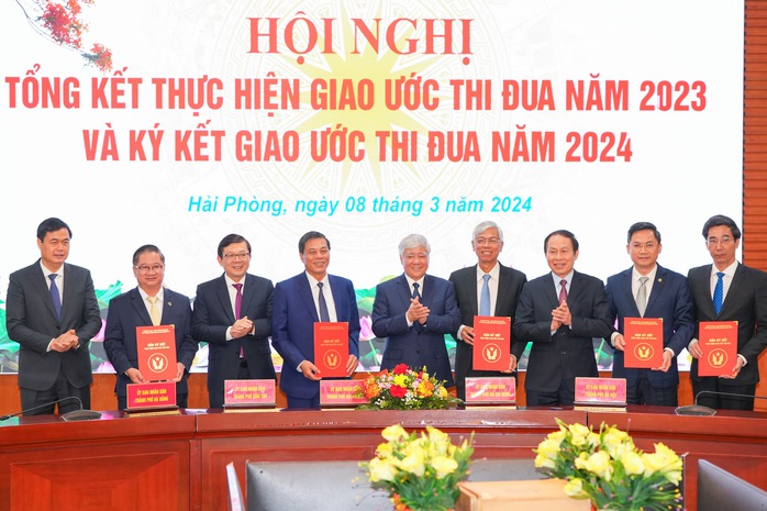 5 thành phố trực thuộc Trung ương tiếp tục đẩy mạnh phong trào thi đua yêu nước- Ảnh 2. 5 thành phố trực thuộc Trung ương tiếp tục đẩy mạnh phong trào thi đua yêu nước- Ảnh 2.