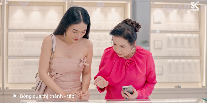 NSND Kim Xuân sang trọng tái xuất màn ảnh nhỏ- Ảnh 2. NSND Kim Xuân sang trọng tái xuất màn ảnh nhỏ- Ảnh 2.