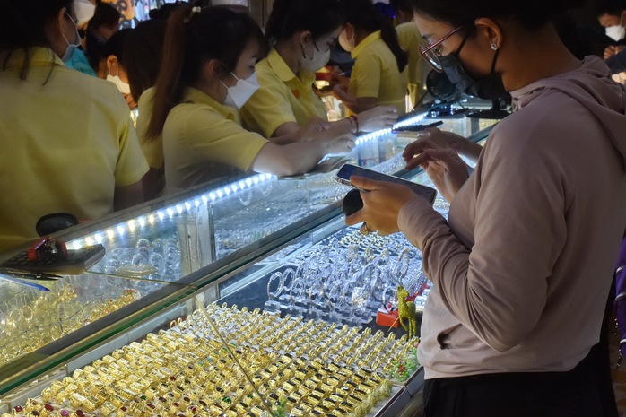Giá vàng hôm nay, 9-3: Tăng mạnh, lập kỷ lục mới- Ảnh 1. Giá vàng hôm nay, 9-3: Tăng mạnh, lập kỷ lục mới- Ảnh 1.