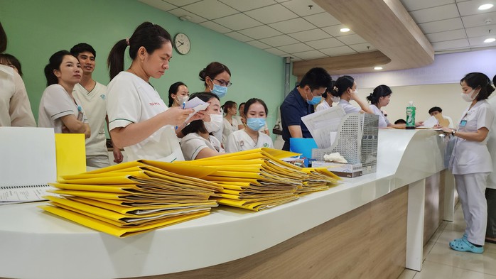 Bệnh viện Quân y 175 phẫu thuật thay khớp háng miễn phí- Ảnh 2. Bệnh viện Quân y 175 phẫu thuật thay khớp háng miễn phí- Ảnh 2.