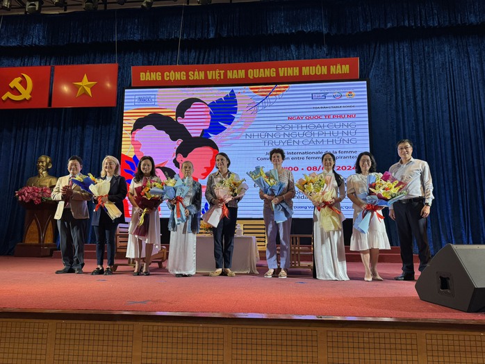 Phụ nữ Việt Nam truyền cảm hứng với sinh viên bằng tiếng Pháp- Ảnh 6.
